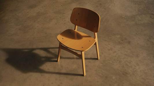 Silla de madera con una sombra larga