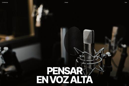 Fotografía de un micrófono de estudio con el titular «Pensar en voz alta»