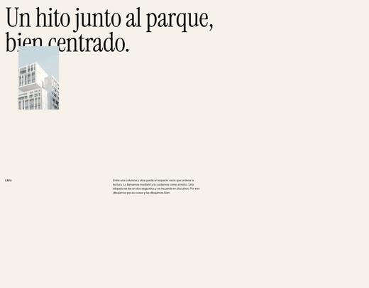 Página con un titular que describe la torre junto al parque y una pequeña fotografía