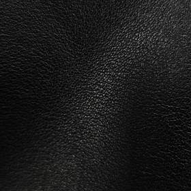 Cuero negro con pliegues suaves