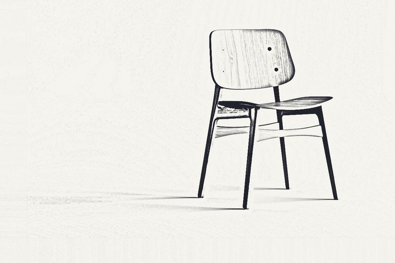 Boceto a lápiz de una silla de madera laminada